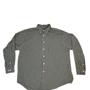 Roundtree & Yorke Classics Men’s Button Down Size XL Grey and Black Striped
